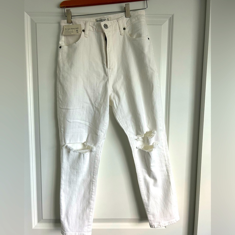 Abercrombie & Fitch the Super Skinny Ankle Jeans size 28/6 short